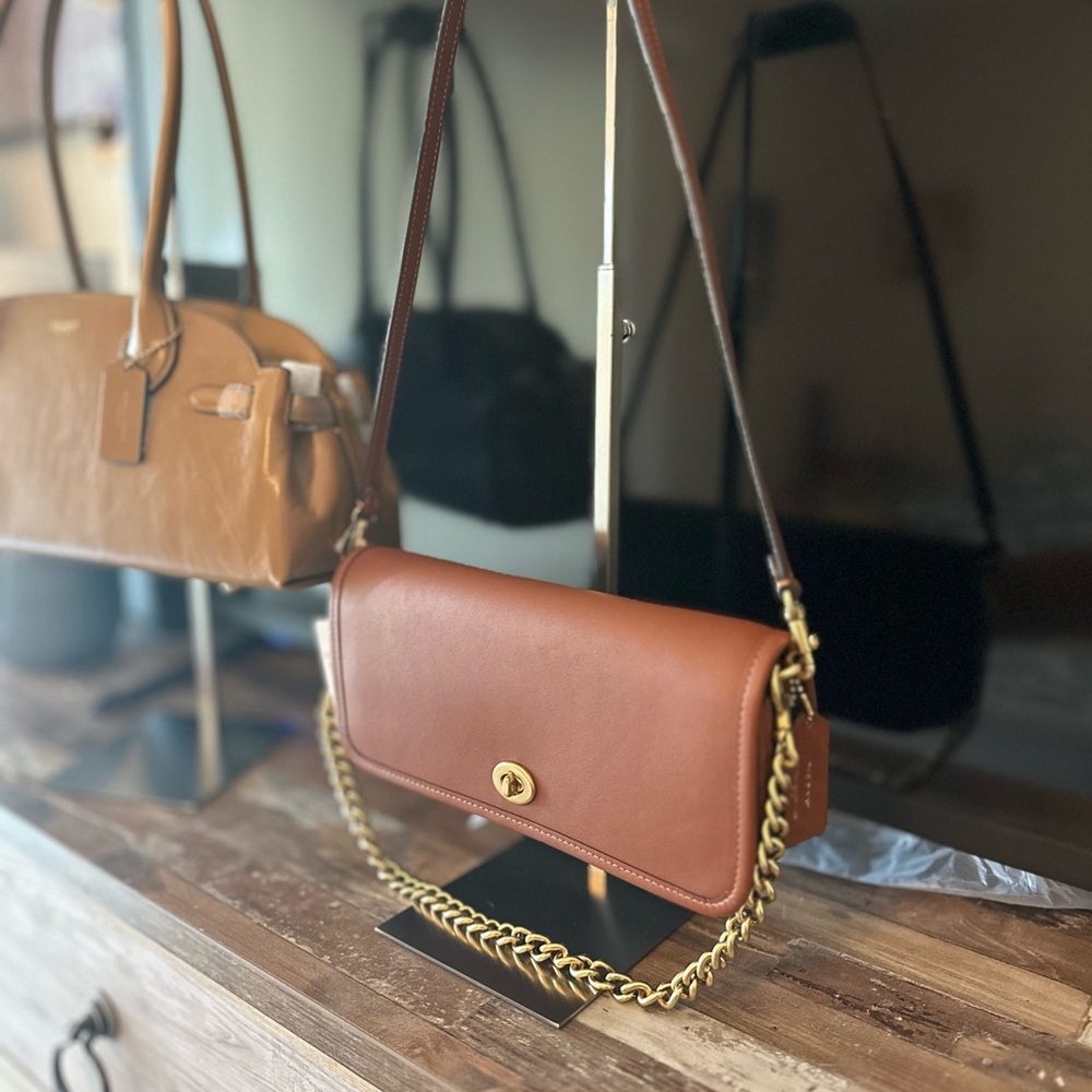 Coach Dinky re-edition shoulder bag in tan 1941 saddle Leather